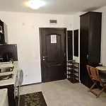 Guest דירה בנסקו